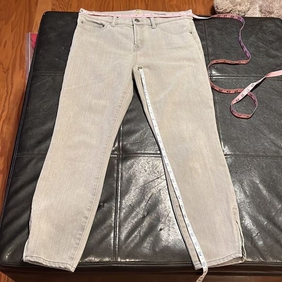 C. Wonder jeans size 29 - Picture 9 of 11